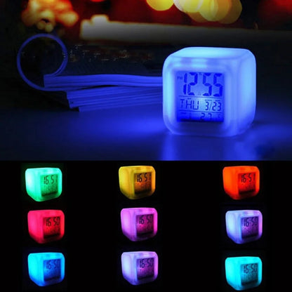 Reloj digital Lyna Vallejos, Youtuber Roblox con luces led y despertador