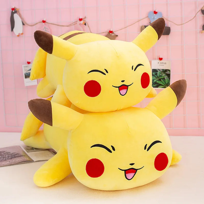 Peluche Pikachu Acostado - Pokemon  / Kawaii (40cm)